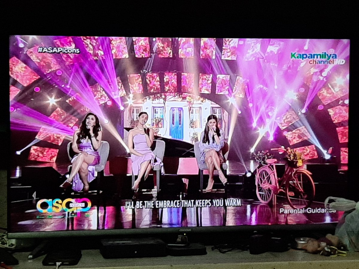 LittleStarElle's tweet photo. Iba sya! Songbird at Divine Diva levels ang ka-prod! 😊 luv u Nini! @janinegutierrez #ASAPIcons https://t.co/Rl31yRPEIA