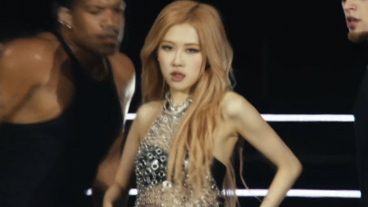 rosé pics tweet media