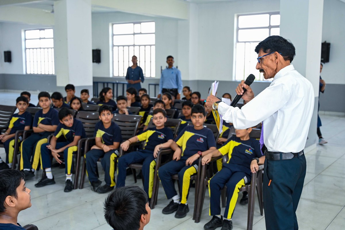 Prince_Eduhub's tweet photo. #Floreto_World_School
#Call_now :9610712222
The Floreto World School conducted a Debate competition on various themes grade-wise for students of 6th to 8th. 

Admission link: https://t.co/qjdTLCPi3A

#school #students #education #schools #bestschool #topschools #princeeduhub https://t.co/sJ1mGvaLAq
