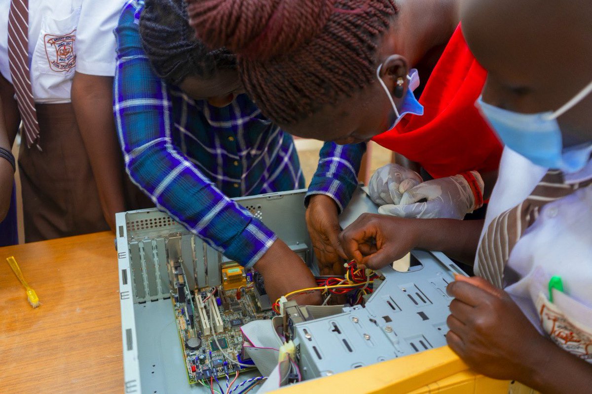 GoGirls ICT Initiative is running a series of School Repair Tours in 5 schools as part of the celebration of the ITU Girls in ICT. Their first stop was at Juba Day Secondary school where 20 desktop computers were repaired, cleaned, tested & missing components identified. 
#SSOT