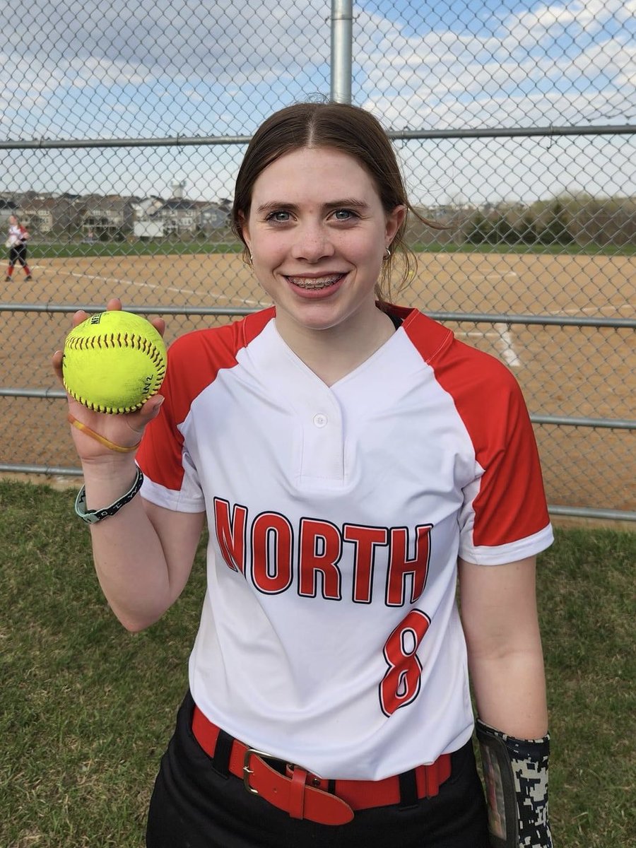 LNHSfastpitch's tweet image. Shout out to Emily Harris (9A) with her first home run over the fence for a grand slam! Varsity players Jordyn Vang, Kaylee Collins and Hanna Weckman all went yard this week!