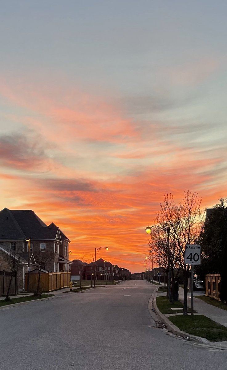 Here comes the sun... How can it not be a great day when you see this?
#hercomesthesun #davidalexanian #beautifulday