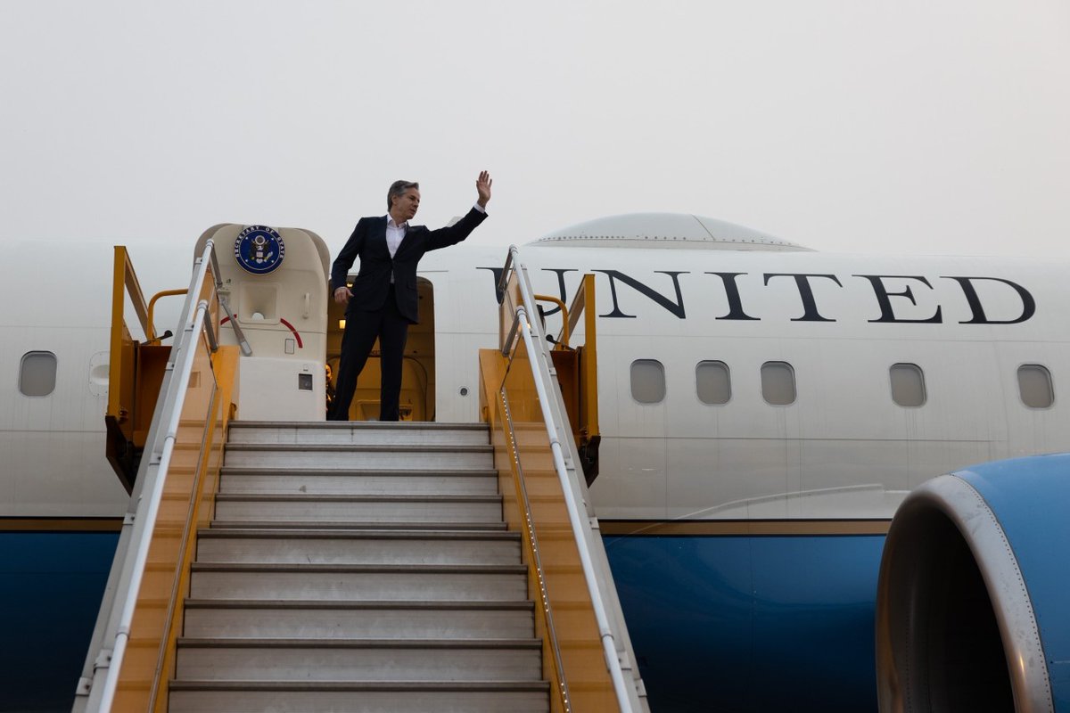 SecBlinken's tweet photo. Thank you to the wonderful people of Vietnam and the Vietnamese authorities for hosting my first visit as Secretary. More committed than ever to elevating the U.S.-Vietnam Comprehensive Partnership and to working together to promote a free and open Indo-Pacific region. https://t.co/52B75Namys