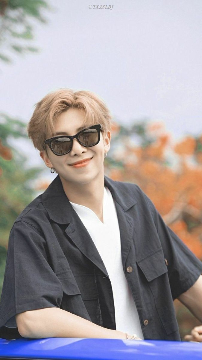 BTS_twt_RMJOON's tweet photo. 행복한 일요일 아미들.😎 💙 https://t.co/YD848KU44s