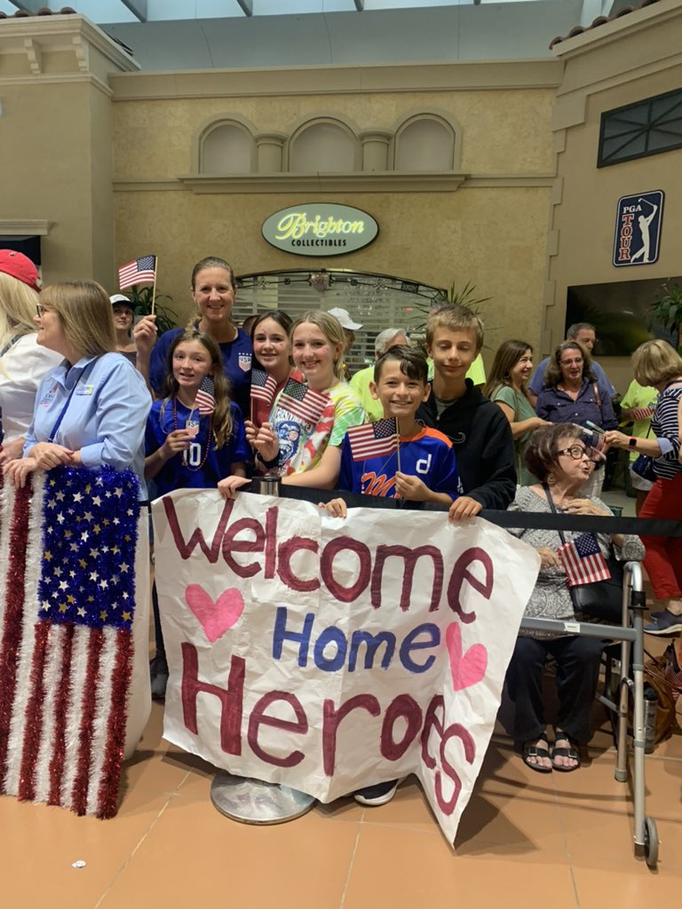 Melissa Quinn tweet media