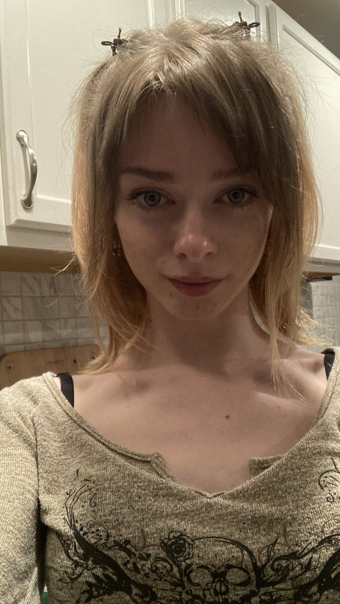 CARMAXLLA on Twitter: "post workout stream 💪 https://m.twitch.tv/carmaxlla/home"