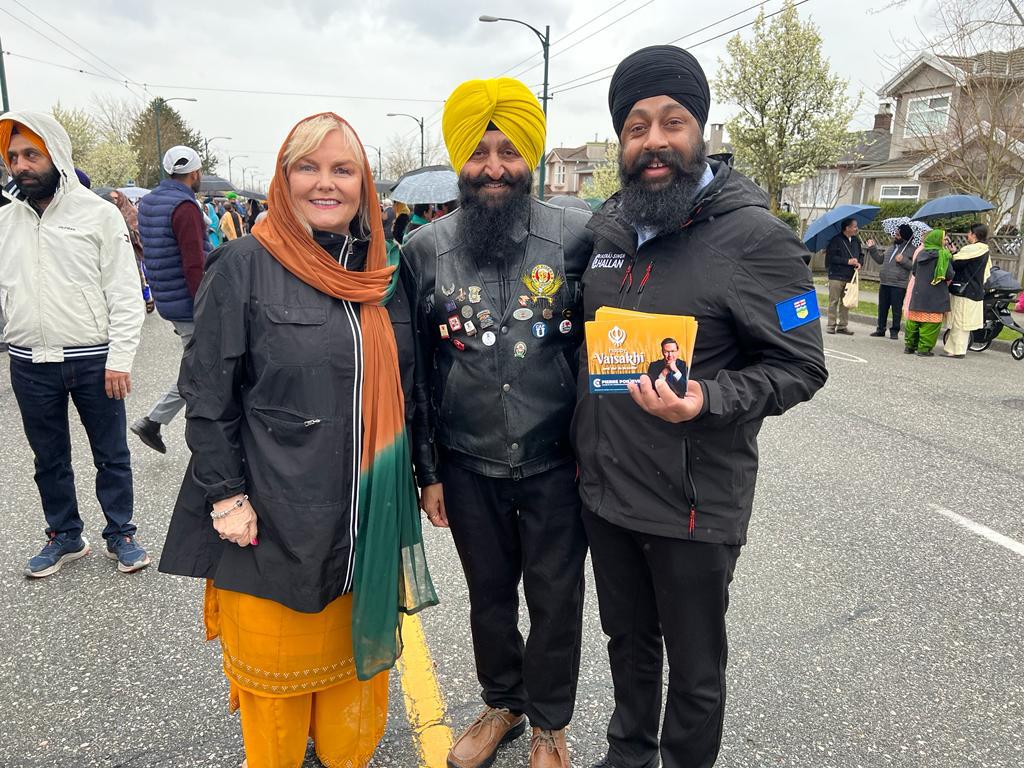 Great day with @jasrajshallan at @CityofVancouver #NagarKirtan. Thank you @PierrePoilievre for your hard work for direct flights from 🇨🇦 to Sri Amritsar.
