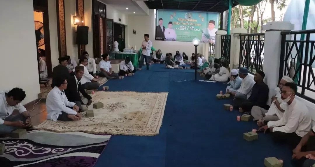 DPC PKB Jakarta Berbagi Takjil dan
Silaturrahim Ramadhan yang di hadiri Ketua DPW PKB DKI Jakarta, H. Hasbiallah Ilyas @hasbipkb 

@DPP_PKB @cakimiNOW 
#berbagi #berbagitakjil #nurhasanse #jakartautara
#silaturahmi #ramadhanmubarak #Babahasbi #1PKB #PKBMasadepanjakarta