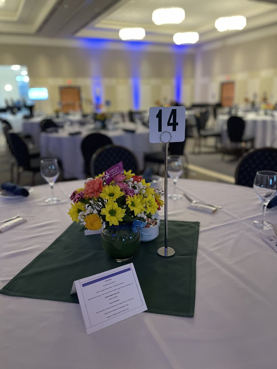 Our gorgeous centrepieces provided by local florist, Turley’s, and sponsored by <a href="/cityofnanaimo/">City of Nanaimo</a> and <a href="/RDNanaimo/">RDN</a>