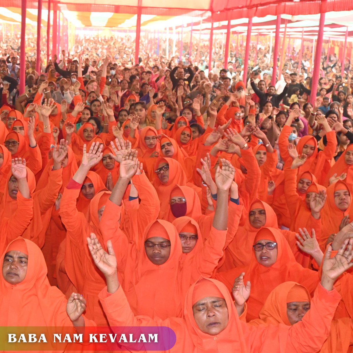 Ananda_Marga_'s tweet photo. Baba Nam Kevalam || बाबा नाम केवलम् || Ávarta Kiirtana (आवर्त कीर्तन)
Click here 👉https://t.co/p4BrFQdyKr
DMS, Baba Nagar 2023.
#kiirtan #babanamkevalam #avartakiirtan #kiirtana #babanagar #dmsbabanagar #dmsbabanagar2023 #dms2023 #anandamarga #anandamargapracarakasamgha https://t.co/OfaONAtN0v