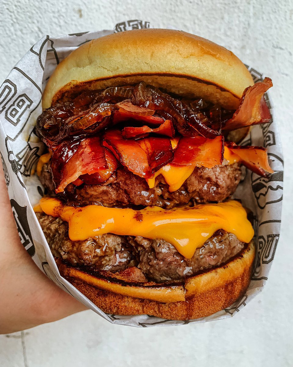 chefdangalhardo's tweet photo. Seja Sincero.

Derrubaria esse Duplo Cheddar Bacon com Cebola Caramelizada AGORA? https://t.co/ebkaAjqDCE