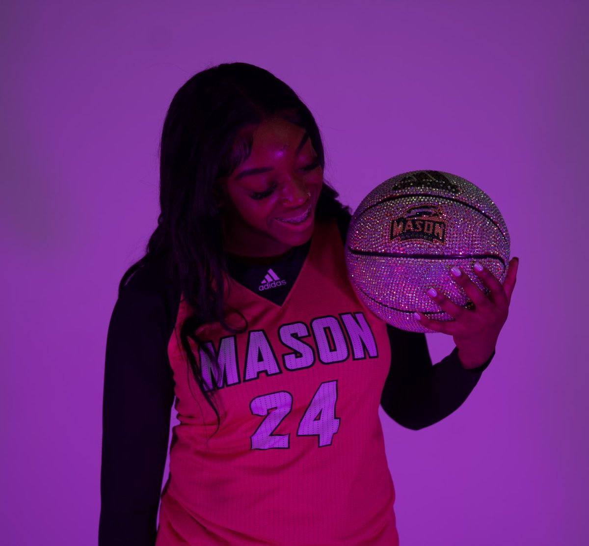 SAthletesLBB's tweet photo. #ExampleAcademy (IL) 2023 F Faith Okorie (@FaithHoopss) visiting the #GeorgeMason #LadyPatriots
One of my biggest sleepers in the country.
Learned about her via @InsiderExposure’s Thanksgiving Classic. She’s going to be an absolute STEAL for someone!
@CoachVBL @CoachMcCabe03 https://t.co/8pqsIFVBxW