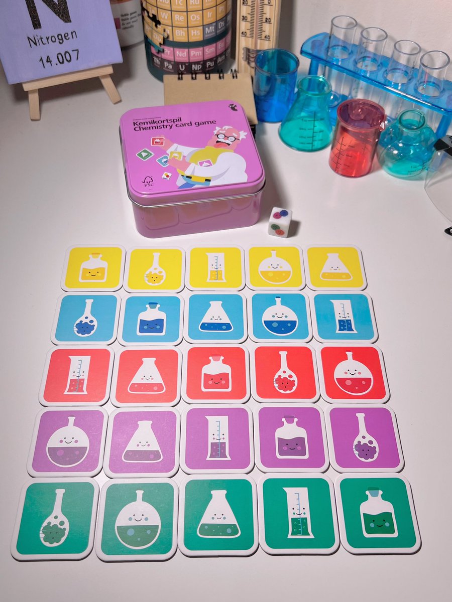 vrnj67's tweet photo. Chemistry card game✨🧪
شدتني مررره واخذتها بدون تفكير
متحمسة اخذها معي للجامعة ونلعب فيها انا وصاحباتي😂💓💓💓 https://t.co/ql7bJxtBKC