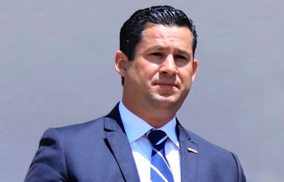 Guanajuato es tierra de nadie gracias al panista <a href="/diegosinhue/">Diego Sinhue Rodríguez Vallejo</a>.

En Cortázar 20 sicarios acabaron con la vida de 7 personas en un balneario.

¡Guanajuato es el estado más violento y homicida del país! ¡Ya basta!