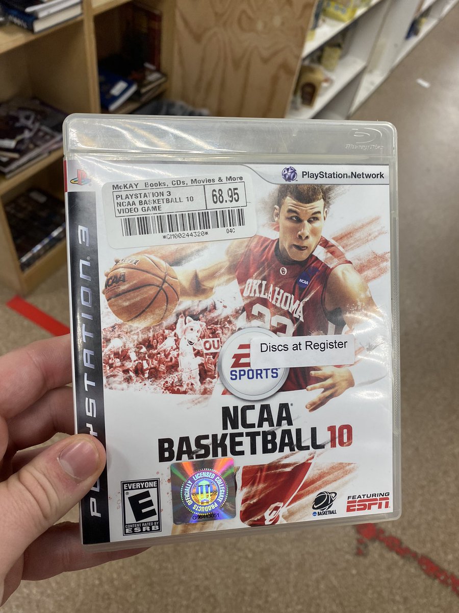 thewilldalton's tweet photo. Look what I found, @JoshGrahamRadio.
Couldnโt believe it was selling for $70, but then I looked it up on eBay and theyโre actually going for $90. Super rare.
So, Iโm gonna buy it, play it, flip it, and make $20. #capitalism๐ฐ #videogamedraft๐ฎ https://t.co/wUn7s1COkW