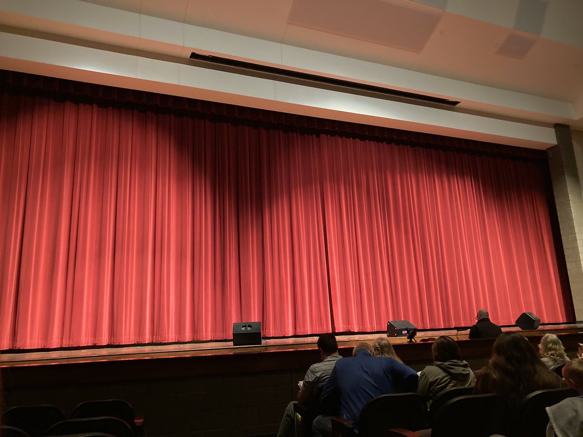 Theatre night at the AHS production of The Wizard of Oz! #theatre