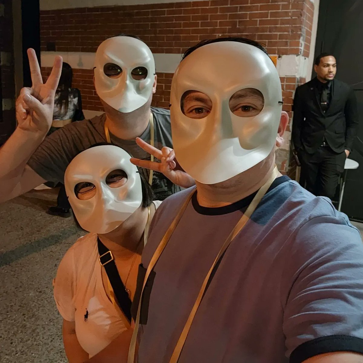 ryogachan's tweet photo. With @thedatawizardtv and @duhh_vinci #sleepnomore https://t.co/nNZP40WAIW