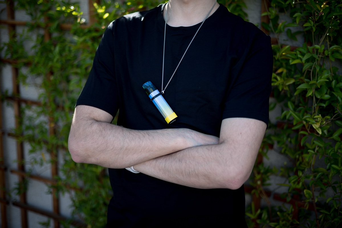 niclas_shop's tweet image. Size doesn&apos;t matter, Niclas has got you covered! 💨🔗🌟 Flaunt your style with our sleek silver chain, perfect for vapes of every shape. 
#VapeSwag #EDMvibes #RaveLife #NightlifeFashion