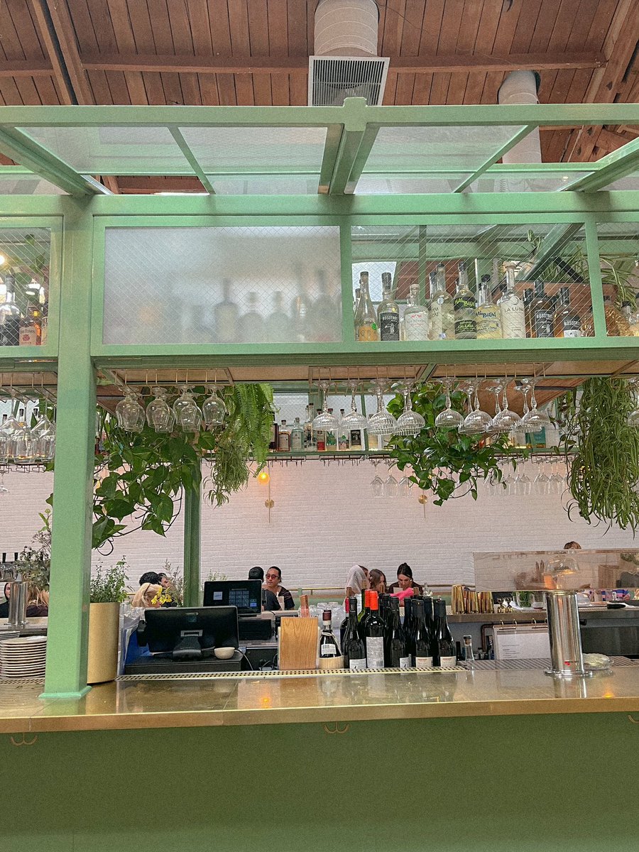 maraalbay's tweet photo. matching the restaurant’s aesthetic >>> https://t.co/zGgwhpC0WL