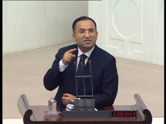 4 isimle Çok yakında Görüşeceğim kimsenin Şüphesi Olmasın
Sn: <a href="/tcbestepe/">T.C. Cumhurbaşkanlığı</a> <a href="/Akparti/">AK Parti</a> <a href="/RTErdogan/">Recep Tayyip Erdoğan</a> Sn: <a href="/RumeysaKadak/">Rumeysa Kadak</a> 
Sn: <a href="/aysekesir/">Ayşe Keşir 🇹🇷🇹🇷🇹🇷</a> 
Sn: <a href="/bybekirbozdag/">Bekir  Bozdağ</a> Ben kafamda neyi yaparsam yapayım canımda çıksa Bir şekilde görüşeceğim son görüşme Sn: @ErbakanFatih la olacak🇹🇷 #SonDakika #Nafaka