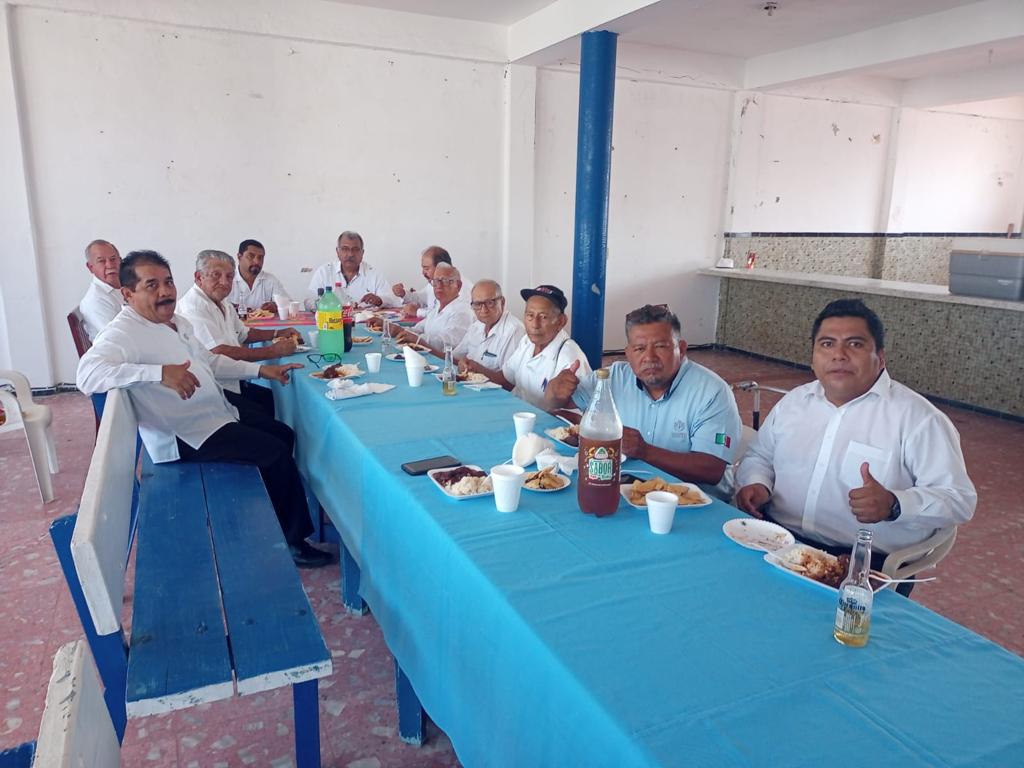 BillHoslerpm's tweet image. glumveracruz: 3)juntos en armonía.
#freemasonrytoday #freemasons #freemasonslodge #freemasonry #freemasonryworldwide #freemasonshall #masoneria #Coatzacoalcos #aguadulce @BillHoslerpm @uponthesquare @MasonicRadio