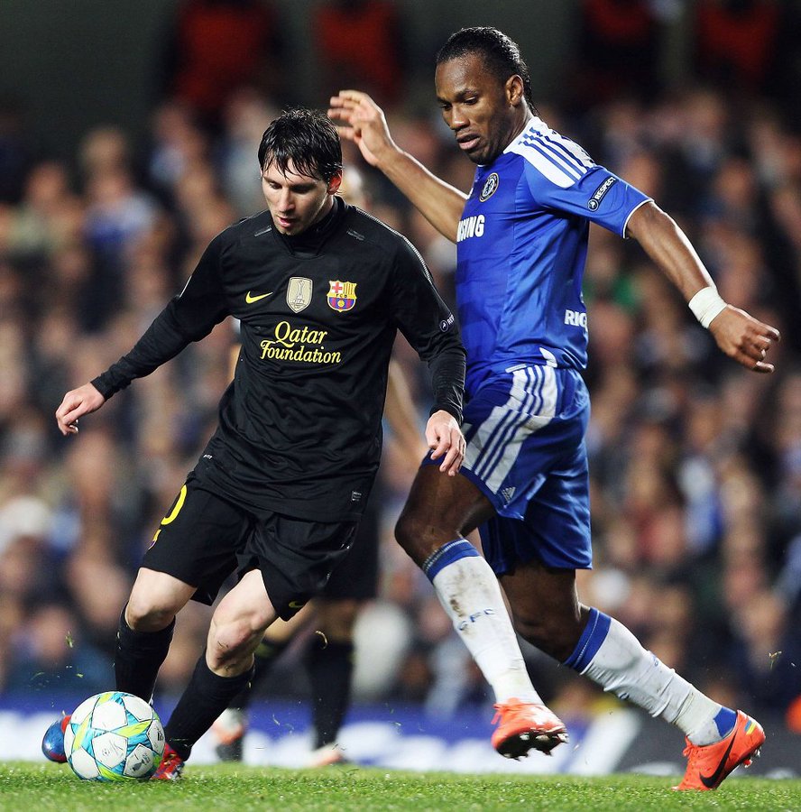 Didier Drogba: "Me lembro muito bem de uma história. Di Matteo, técnico do Chelsea na época, fez como de costume e nos deu uma lista dos artilheiros do time adversário. Foi por exemplo, listas com Wayne Rooney - 22 gols, Robin van Persie- 15 gols, e assim por diante.

Então, um