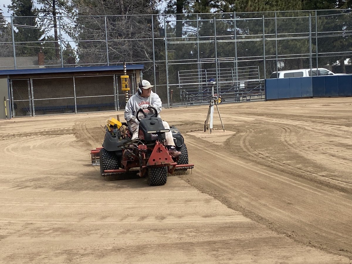 Mike_AFD911's tweet photo. Laser grading @ Bend Senior HS Softball Field for my buddy Rob Ray! https://t.co/s6LuAa4K6b