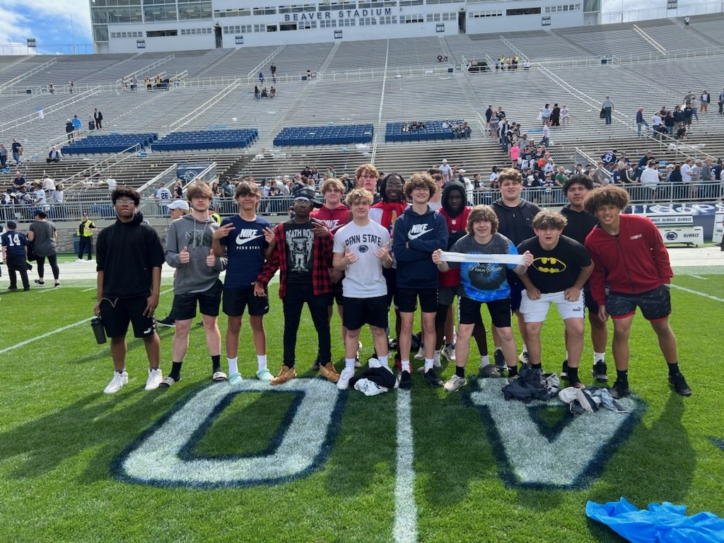 HCJarrelB's tweet photo. It was a great day despite early rain. Thankful to take Hanover Football up to the Penn State Spring ball game. Thank you @CoachTHowle for inviting us. Thank you to all the coaches and parents that made this possible and thank you to the Hanover Band for allowing us to tag along. https://t.co/Az1yKz20s3