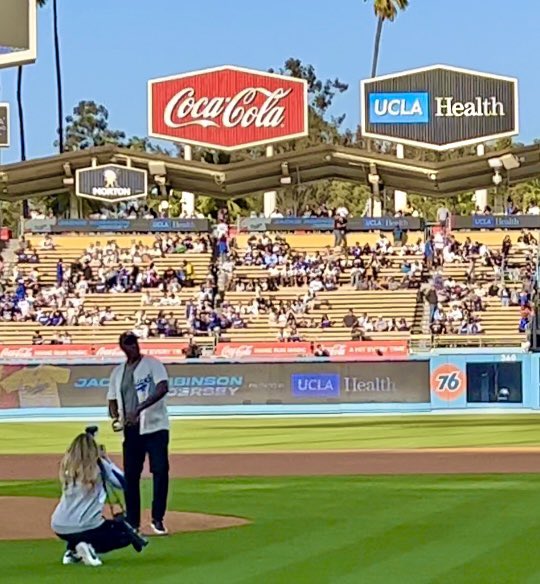 Dr. Vince Rowe winds up for the ceremonial first pitch!! #JackieRobinsonDay #jackie42 @Dodgers @UCLAHealth @dgsomucla @UCLAVascular @UCLASurgeryRes @UCLASurgery @rowe_vincent