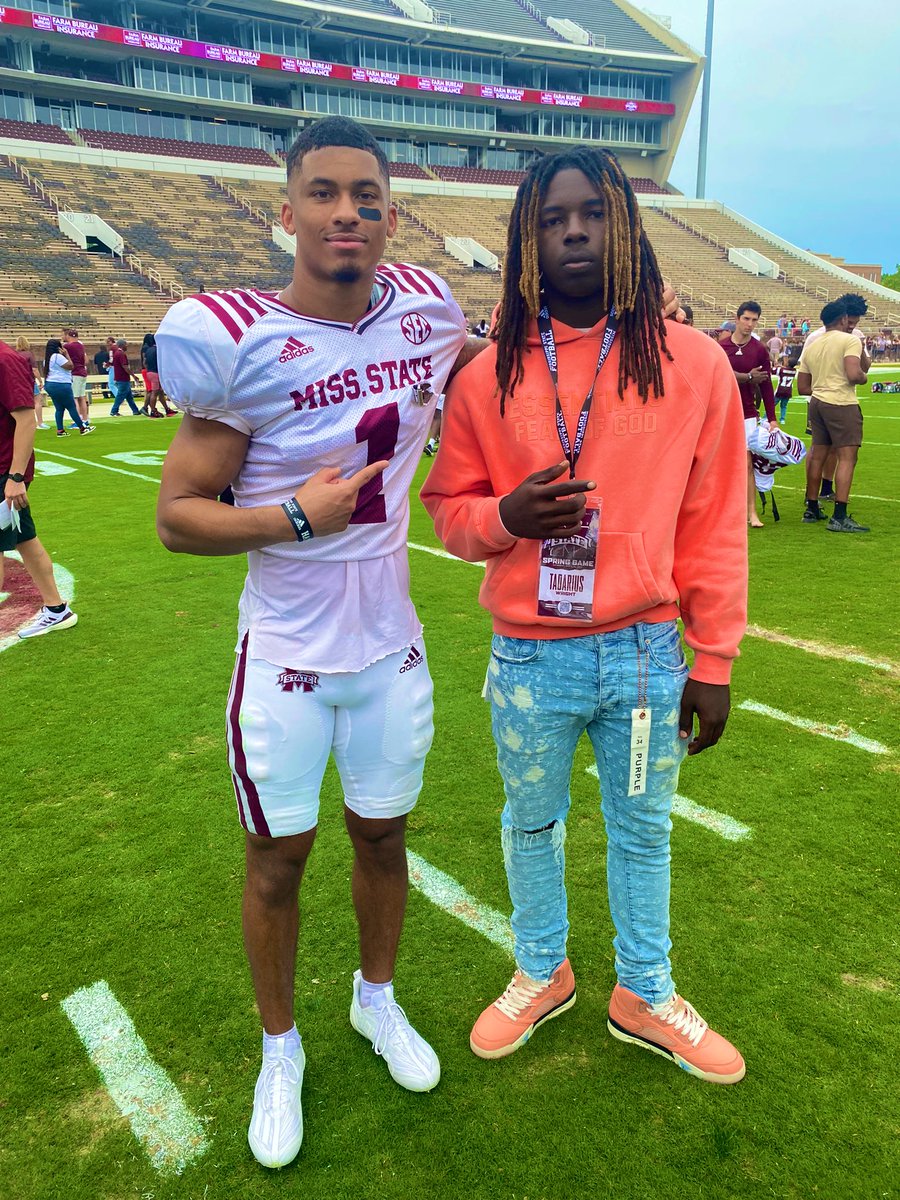 Tadarius wright (@wrighttadarius) on Twitter photo Great day today <a href="/HailStateFB/">Mississippi State Football</a> got to meet my dawg <a href="/MarcusBanks1k/">Marcus Banks</a> & talk to my future coaches @CoachMeleMSU <a href="/SCampbell_1/">Steve Campbell</a> <a href="/CoachZachArnett/">CoachZachArnett</a>
#hailstate feel likes home……. Great day today <a href="/HailStateFB/">Mississippi State Football</a> got to meet my dawg <a href="/MarcusBanks1k/">Marcus Banks</a> & talk to my future coaches @CoachMeleMSU <a href="/SCampbell_1/">Steve Campbell</a> <a href="/CoachZachArnett/">CoachZachArnett</a>
#hailstate feel likes home…….