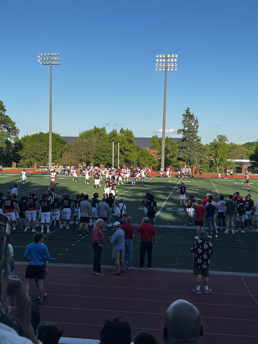Had a great experience <a href="/DavidsonFB/">Davidson Football</a> Spring Game today! Awesome Campus! Thanks for the invite @DavFB_CoJack 
<a href="/CoachLeggett78/">Coach Leggett</a> <a href="/MarvinRidgeFB/">Marvin Ridge Football</a>
