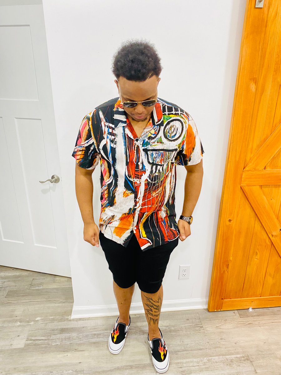 Tae_Accomplish's tweet photo. Walking Art Piece🚶🏾🎨🖼️
#basquiat #asapworldwide #vans #art #fashion https://t.co/TRTVaGuzQm