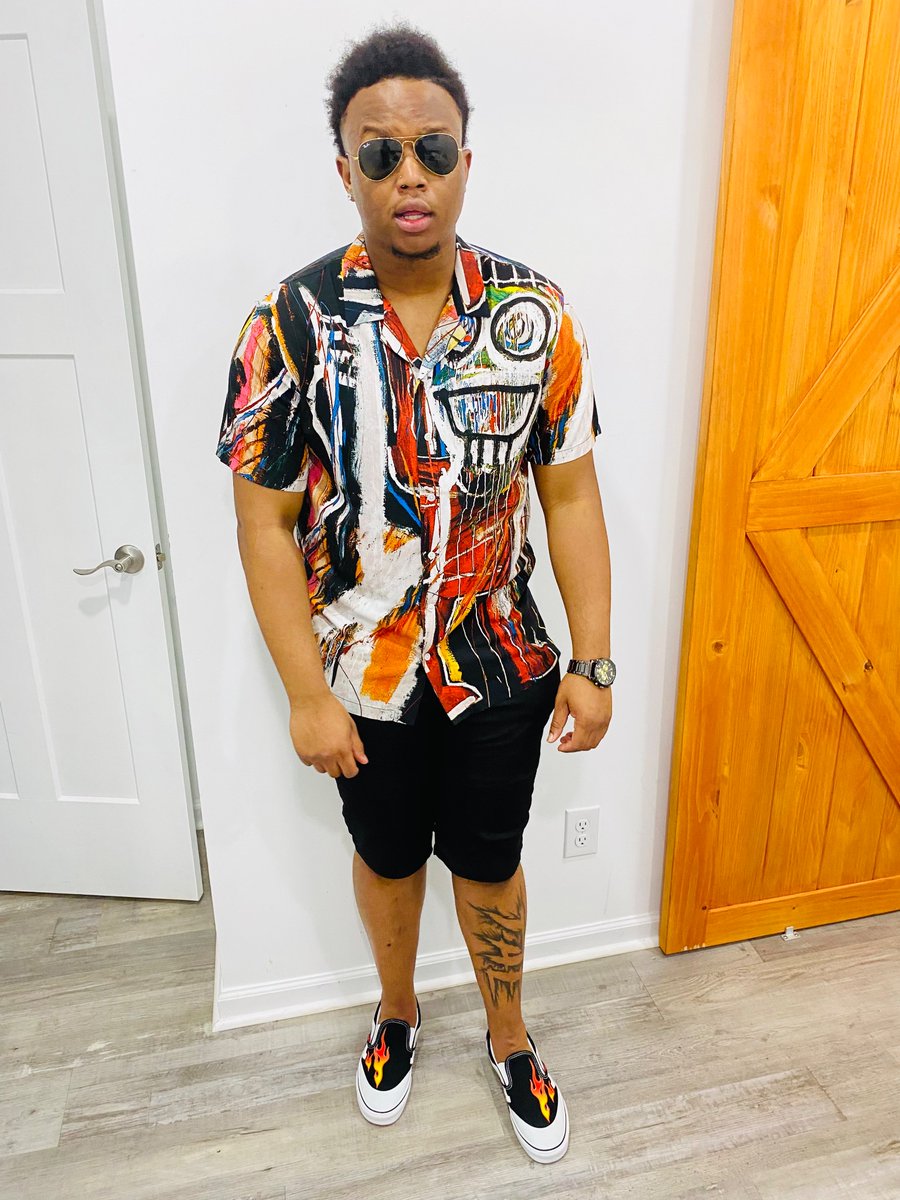Tae_Accomplish's tweet photo. Walking Art Piece🚶🏾🎨🖼️
#basquiat #asapworldwide #vans #art #fashion https://t.co/TRTVaGuzQm