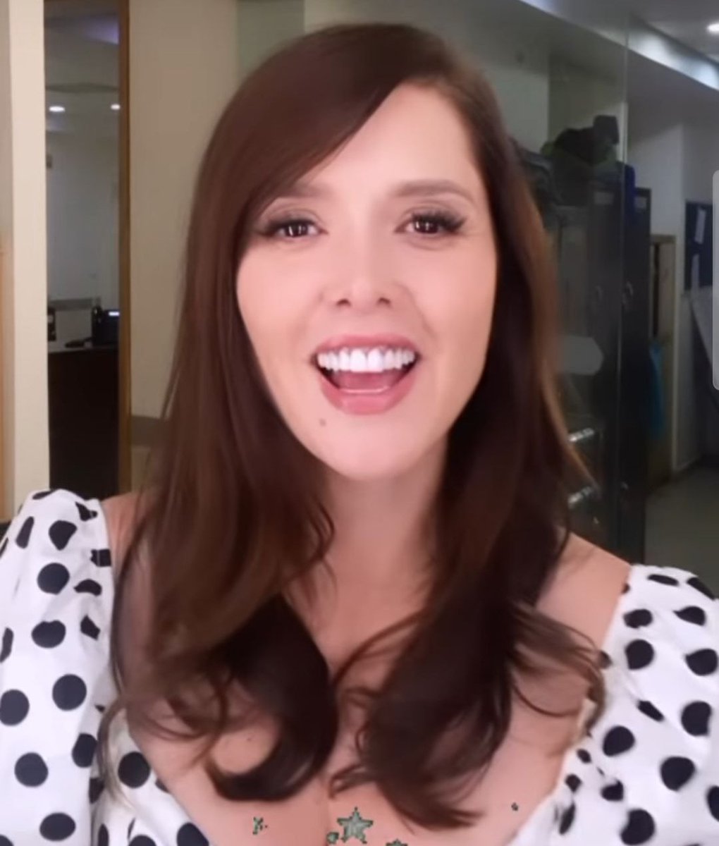 OrneHoyer's tweet photo. @marlenefavela_ más hermosa que nunca con esos gran #Loock https://t.co/657WpsIpgZ