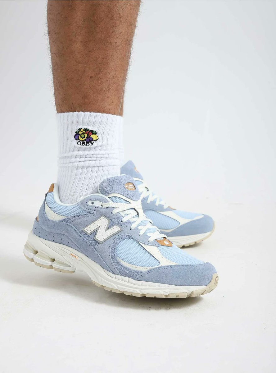 JustFreshKicks's tweet photo. Available via Footlocker 
New Balance 2002R Cork 'Angora'
=> https://t.co/zxrBIdaA9L https://t.co/DCgEXBjDfH