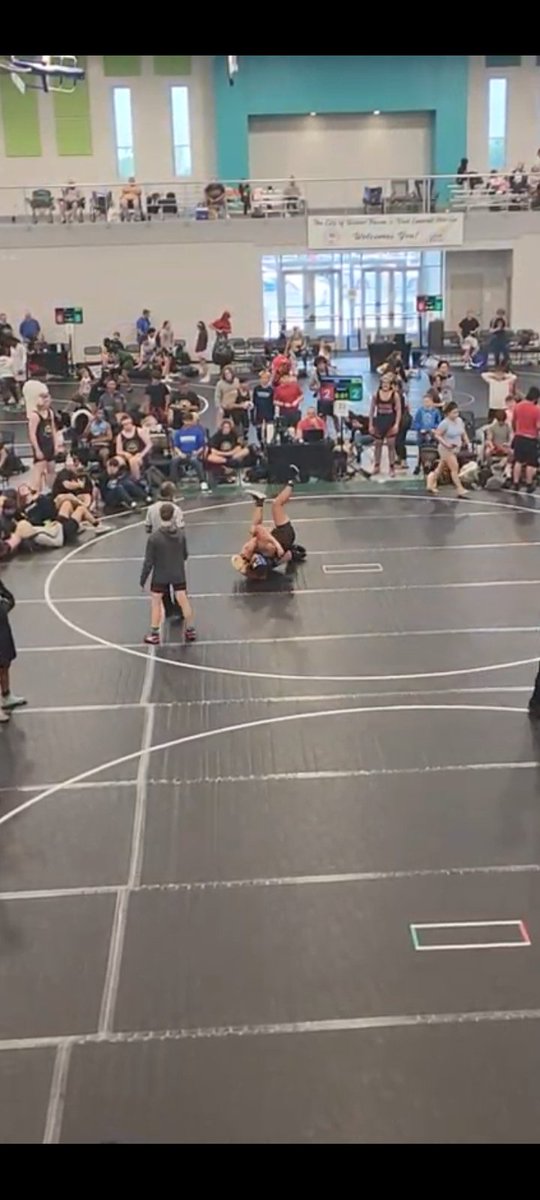 BrodySwitzer2's tweet photo. Day 1 of posiden duals , went 4-1 and ready for day 2 https://t.co/t4oQPhKrr9