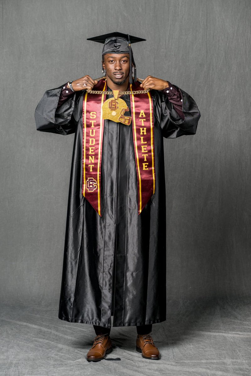 Marcus Riley 🛸 tweet media