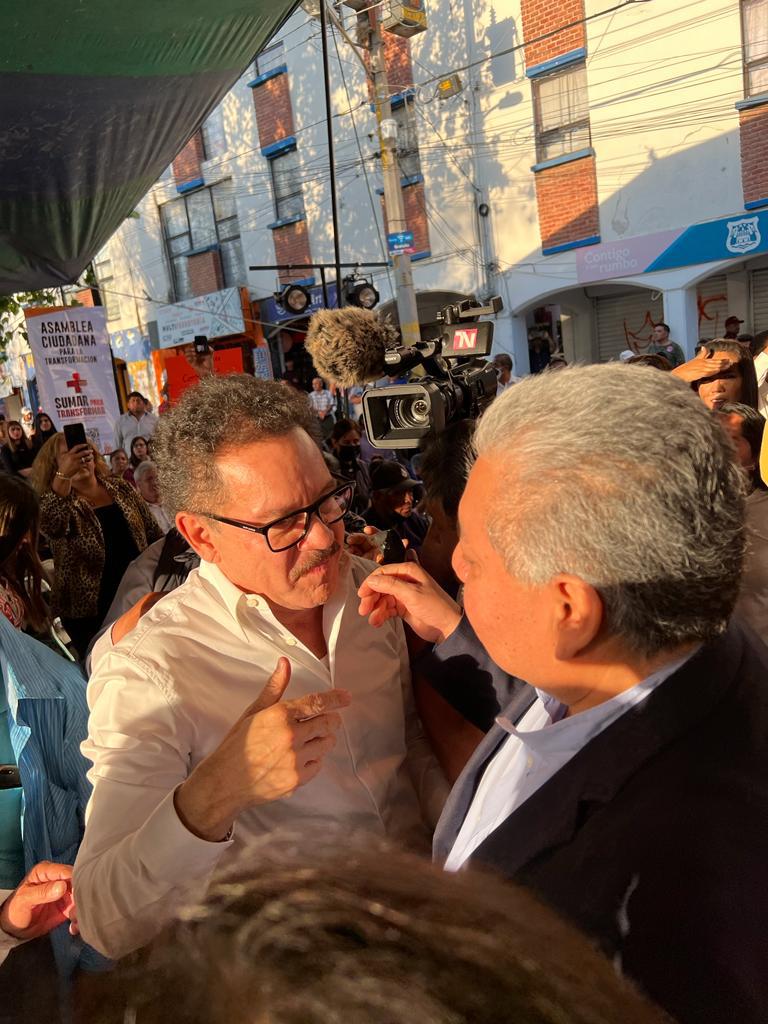DrIsaiaSantiago's tweet photo. Esta tarde saludé y platiqué con el Diputado @NachoMierV durante la Asamblea Ciudadana para la Transformación, que se llevó acabo en la Explanada de la Infonavit #Amalucan.
#DistritoFederal6 #Puebla #CuartaTransformación
@s_transformarmx
@fredyacob
@castillo_rosas https://t.co/i6PN5HsXIn