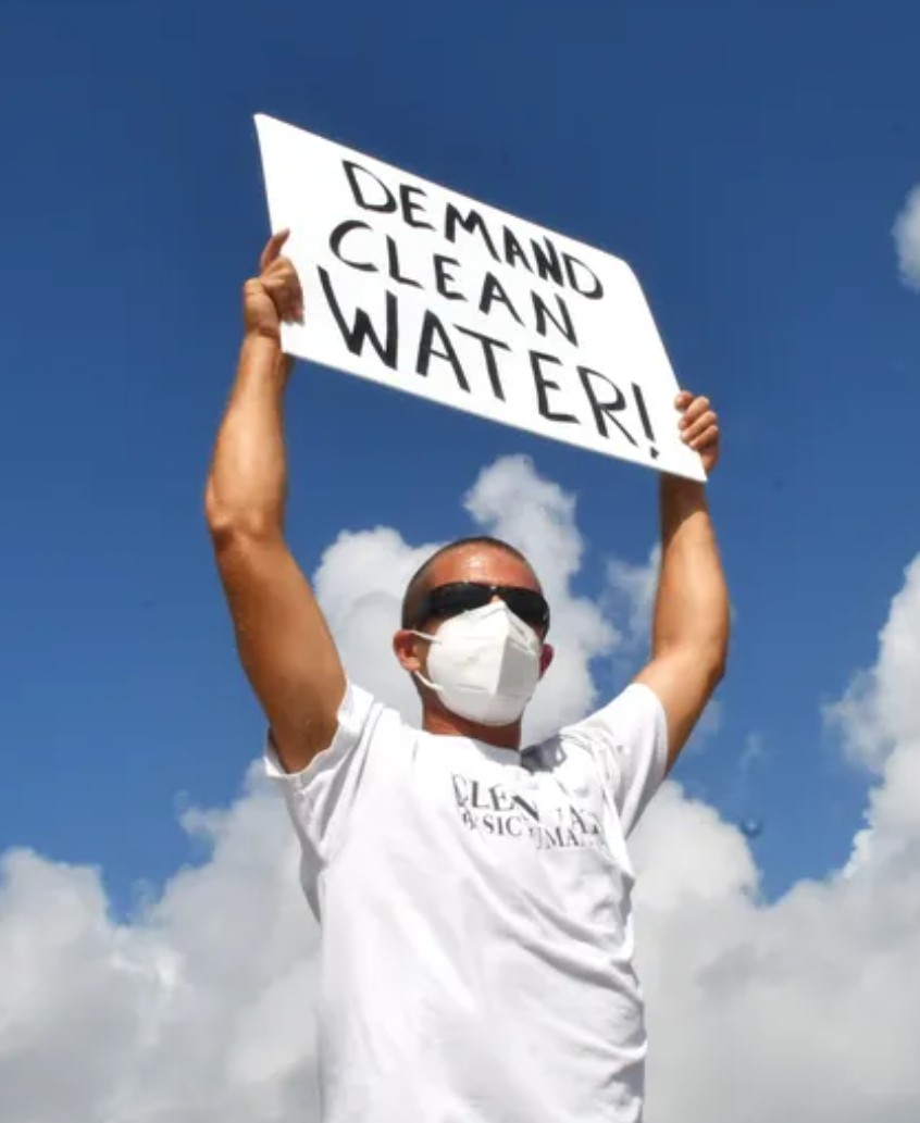 Matt_Fleming321's tweet photo. @Earthjustice "You cannot ask, you must demand it. DEMAND clean water"
-Marty Baum, Indian Riverkeeper
#DemandCleanWater
#DemandCleanWaterFL https://t.co/9JuJtudhsN