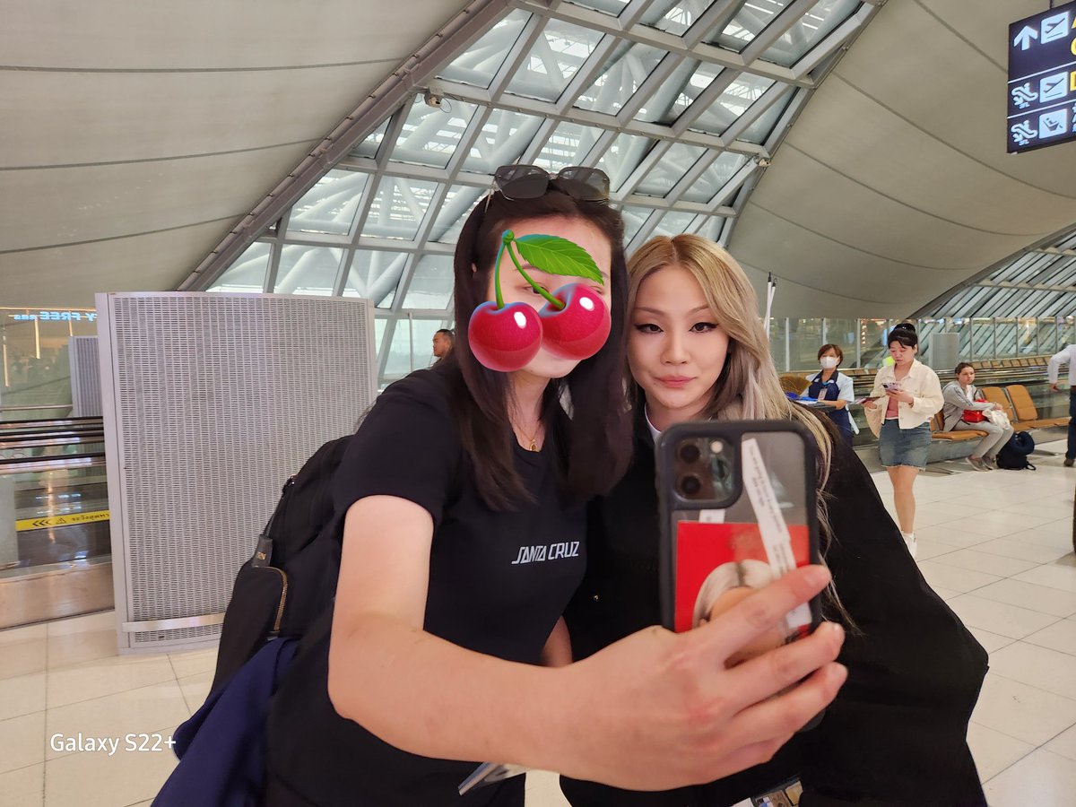 ChaeraWorld's tweet photo. Dear @chaelinCL, please know that we are forever grateful to you too. You have been an inspiration to us. Thank you for giving us the opportunity to have such an amazing chat with you. We will forever CHERRY this memory 🍒 Have a safe trip home and please rest well. https://t.co/kohOxe6XXB