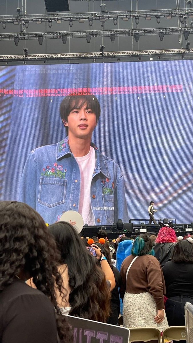 hourjinnie's tweet photo. #방탄소년단진 #진 #BTSJIN #JIN https://t.co/zlpj2lo1ol