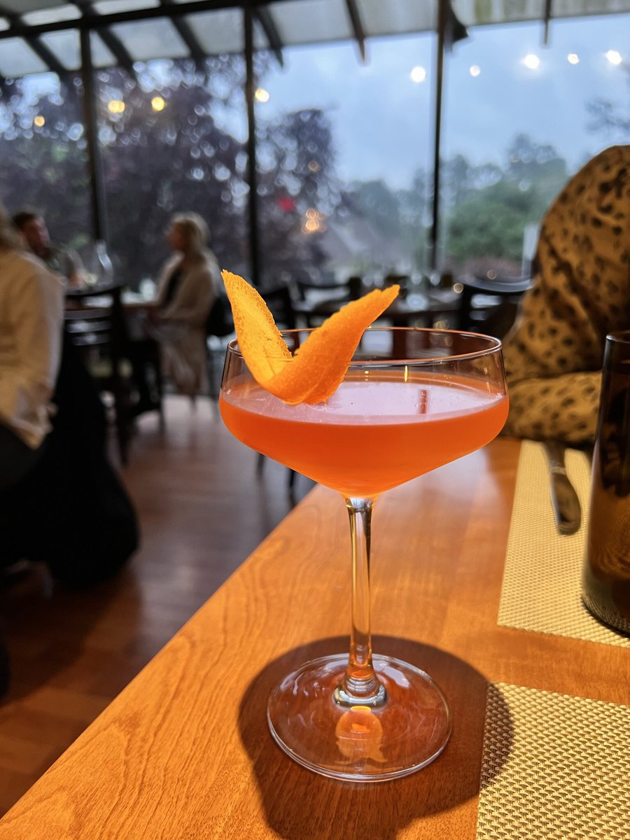 SnarkyRedhead's tweet photo. I was introduced to this incredible cocktail by a lovely man with an even lovelier voice. It’s called a Paper Plane. It’s delightful. #cocktailtwitter #paperplane #PaperPlanes https://t.co/Dasb3TP1qE