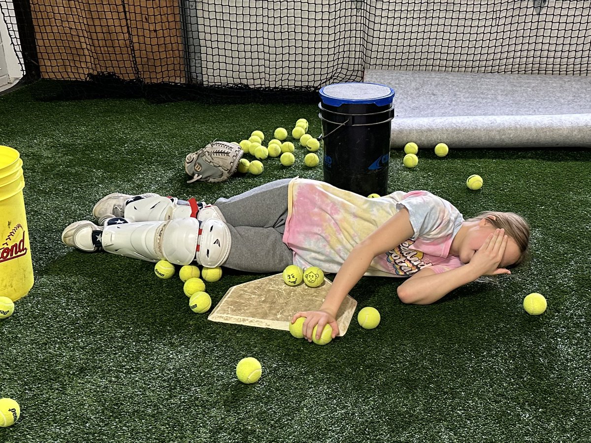 CatchingCoach's tweet photo. End of Drill work!
@MacieSpenny was too tired to pose for a picture with her two artistic tennis balls!
#MonkeyBall
#SmileyGuy
#BackStop https://t.co/cxFGylLtIZ