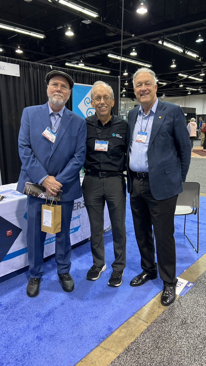 LungTrainers's tweet photo. Always great to connect with our friends, old and new. Thank you for another great #NAMMshow https://t.co/n4VFn396wT