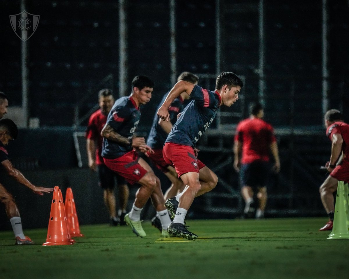 ¡Listos para el partido de mañana en nuestro Barrio! ⚽🏟️🔥

#ElClubDelPueblo 🔵🔴