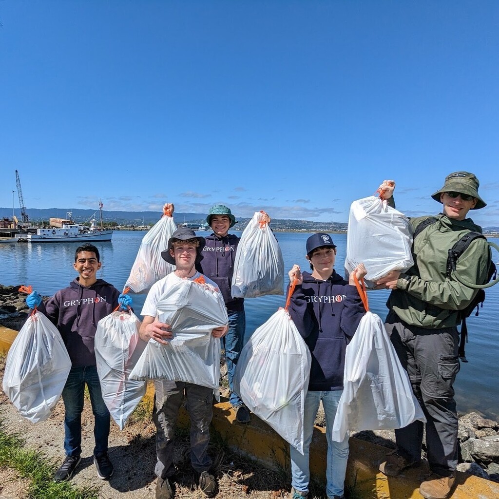 SSSGryphon's tweet photo. Today, we participated in Redwood City's Annual Spring Cleanup by picking up trash around the port. Later, we had fun kayaking and sailing!

#CommunityCleanup #SeaScouts #smallboats #SaveThePlanet #GetOnTheWater https://t.co/cDY0z2vFFO