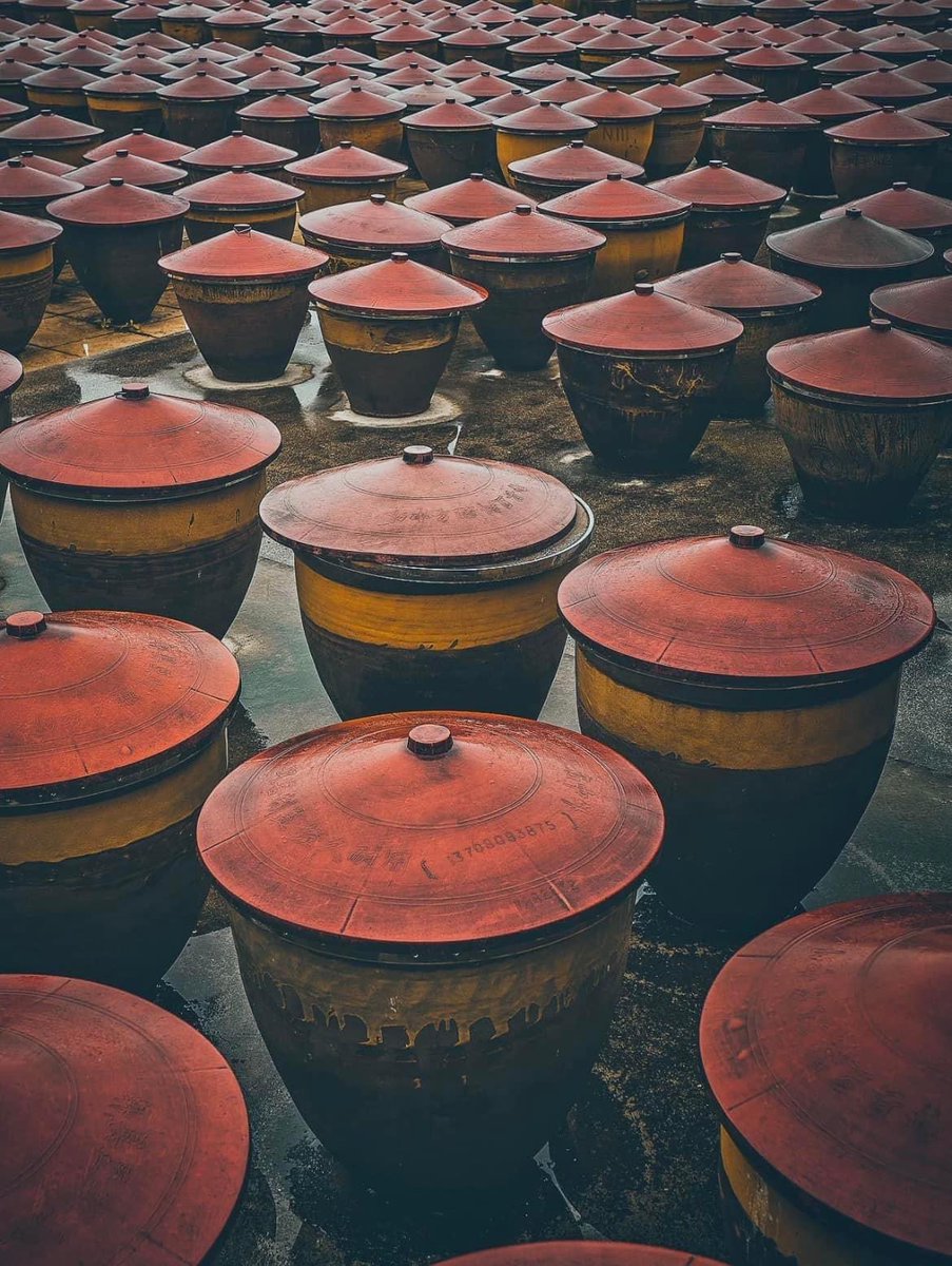 Chengdu_City's tweet photo. Pi Xian Dou Ban (Pixian #BeanPaste) is an important culinary condiment of #Sichuan cuisine. It is known as the soul of Sichuan dishes. The production skills are on the list of #IntangibleCulturalHeritage of #China.
#Chengdu #郫县豆瓣 https://t.co/gic5j7U9Ll