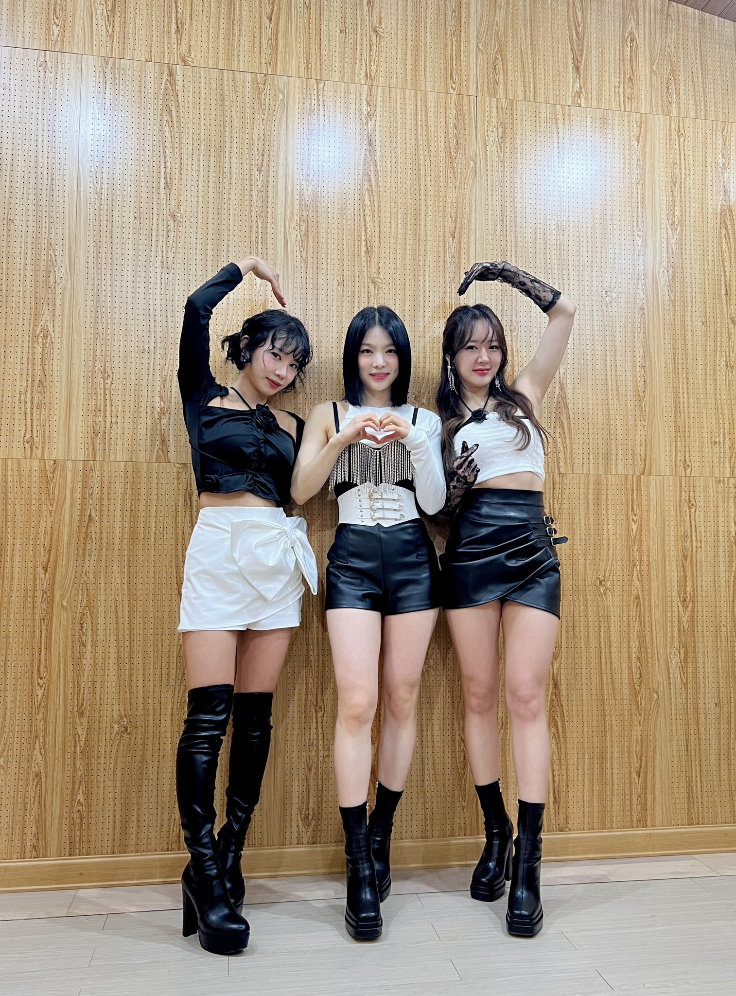 Ftz_2gNagAALvtz?format=jpg&name=large