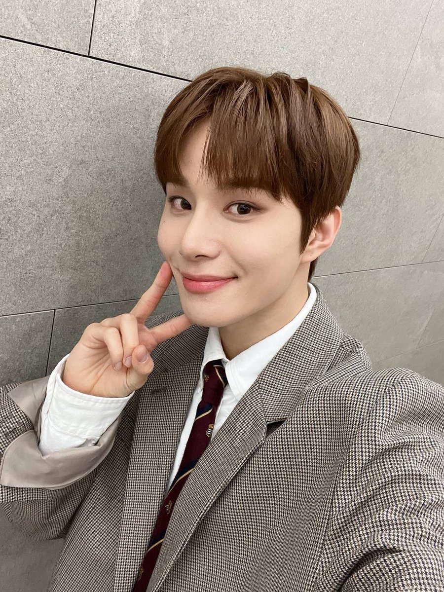NCTBBLUPDT's tweet photo. #jungwoo bubble https://t.co/YR56Wfuv8K