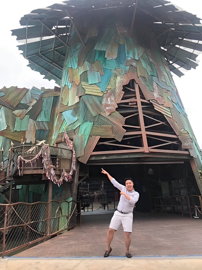 SuperMario0014's tweet photo. Allow yourself to seek more. 
Allow yourself to grow more. 
Allow yourself to explore. 
Then, you will discover your best self. 

But, never forget the people who trusted you and see the greatness in you. 😊❤️

Fly high. Soar High. At wag na wag kalimutang mag-enjoy along the way https://t.co/hyhSM2ParC
